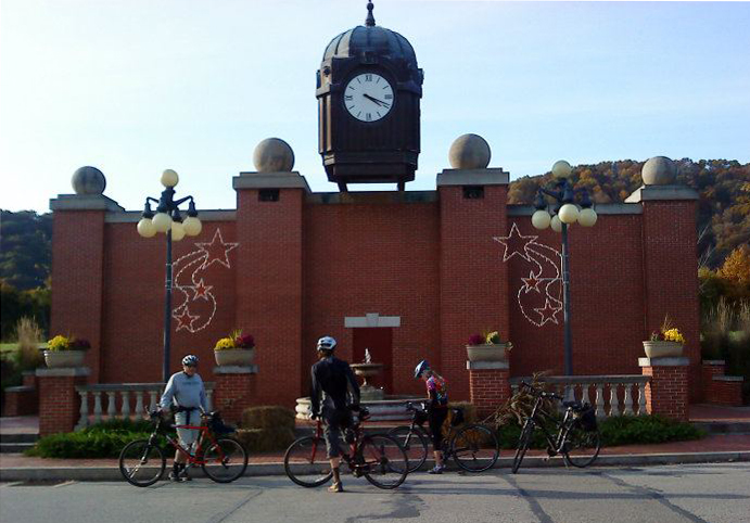 arrnstrong-trail-clock-tower-ford-city-11-23-2011.jpg